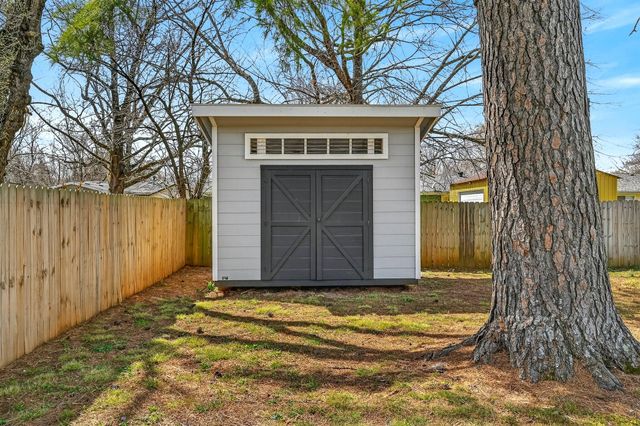 541 S Villa Rose Avenue, Springfield, MO 65802