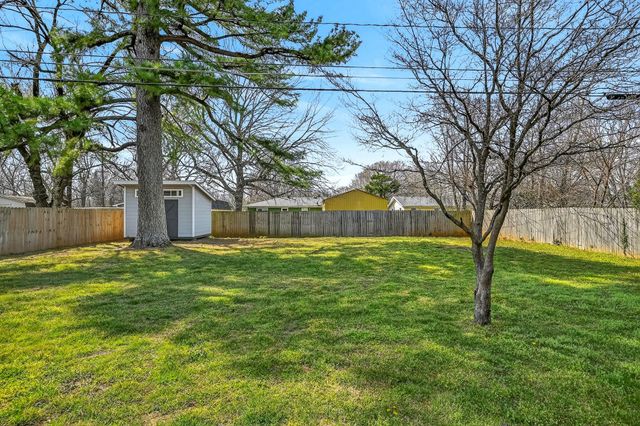 541 S Villa Rose Avenue, Springfield, MO 65802