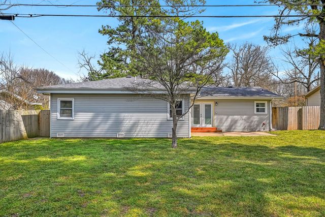 541 S Villa Rose Avenue, Springfield, MO 65802