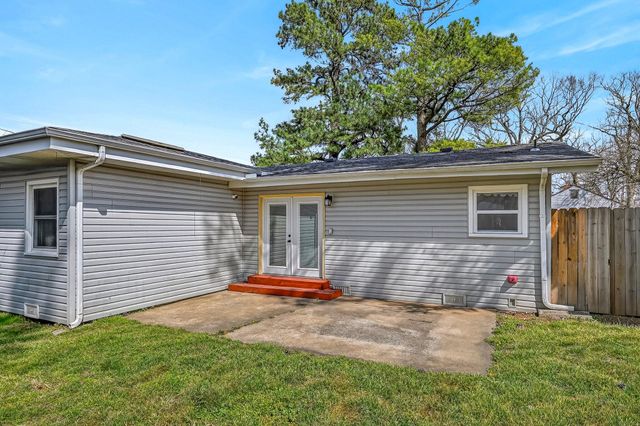 541 S Villa Rose Avenue, Springfield, MO 65802