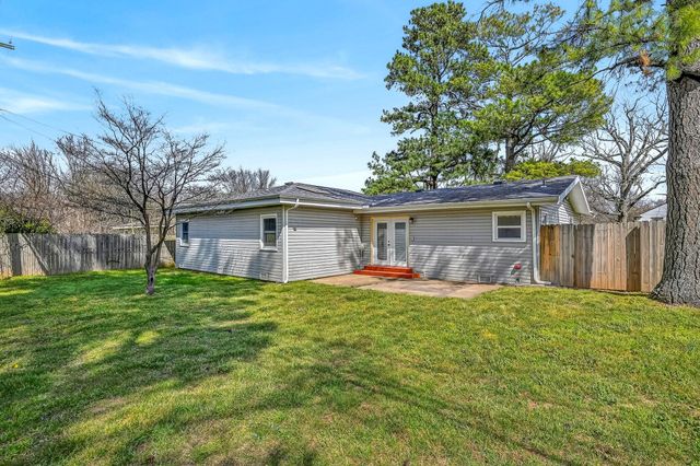 541 S Villa Rose Avenue, Springfield, MO 65802