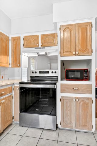 541 S Villa Rose Avenue, Springfield, MO 65802