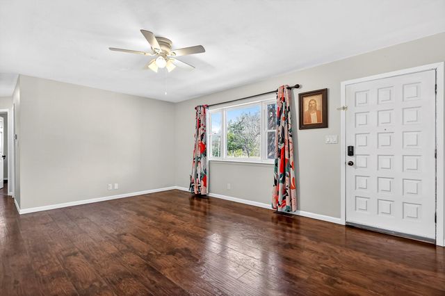 541 S Villa Rose Avenue, Springfield, MO 65802