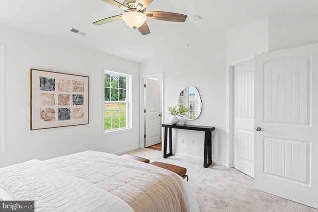 308 AVON DR, Red Lion, PA 17356