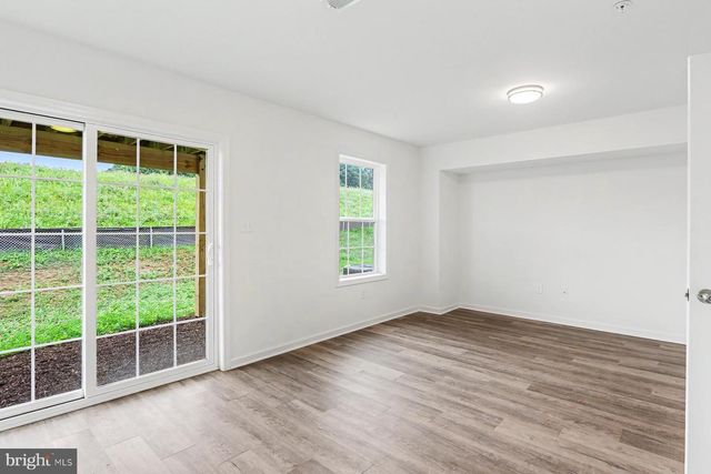 308 AVON DR, Red Lion, PA 17356