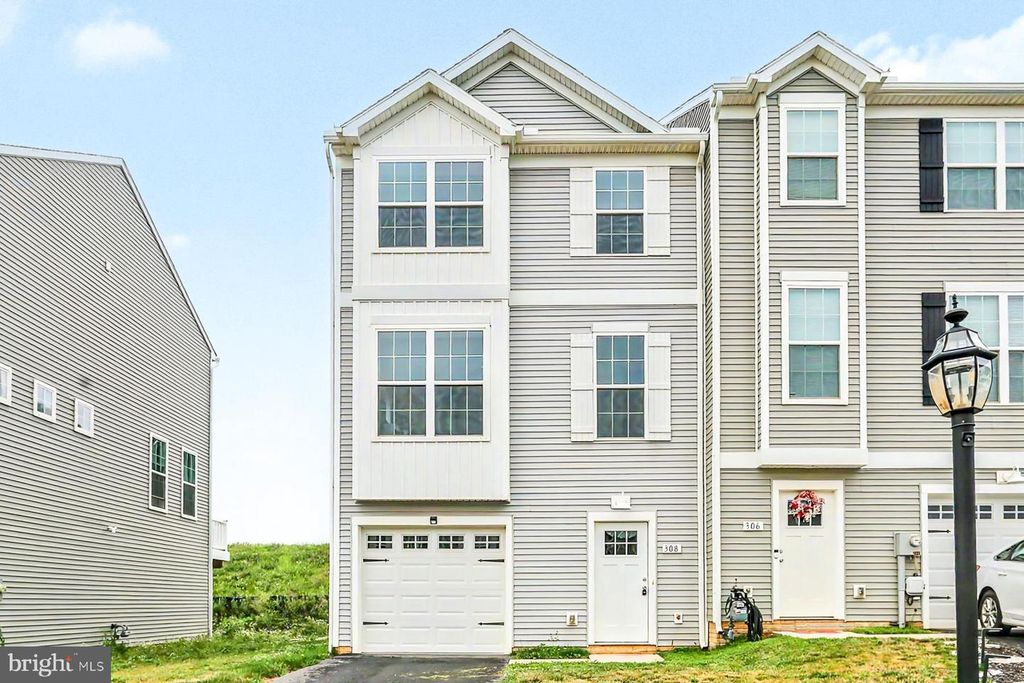 308 AVON DR, Red Lion, PA 17356