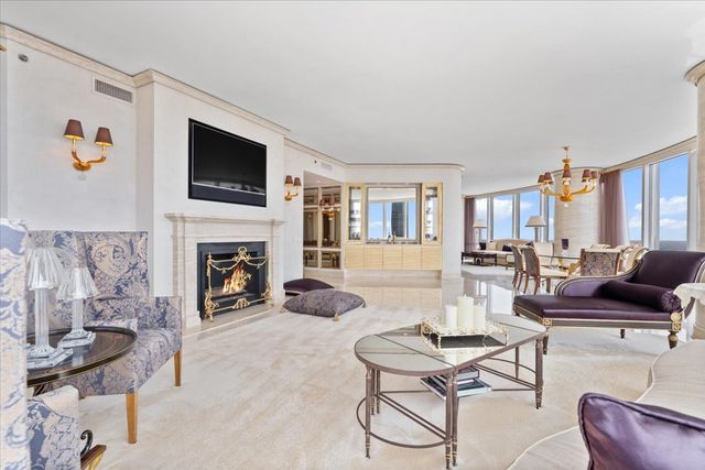 401 N Wabash Avenue 48A, Chicago, IL 60611
