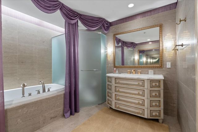 401 N Wabash Avenue 48A, Chicago, IL 60611