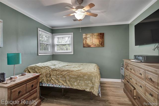 6201 Mercury Avenue, Burton, MI 48509