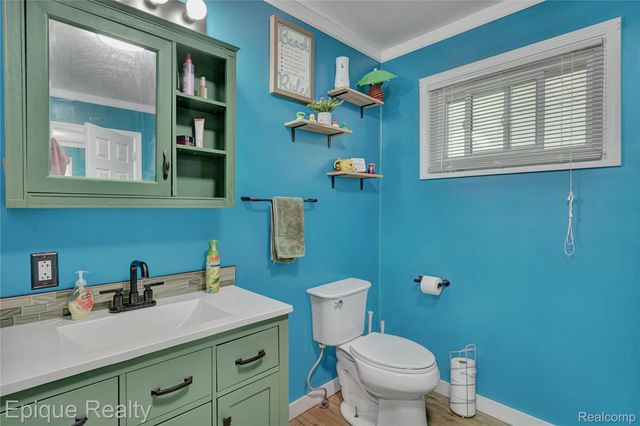 6201 Mercury Avenue, Burton, MI 48509