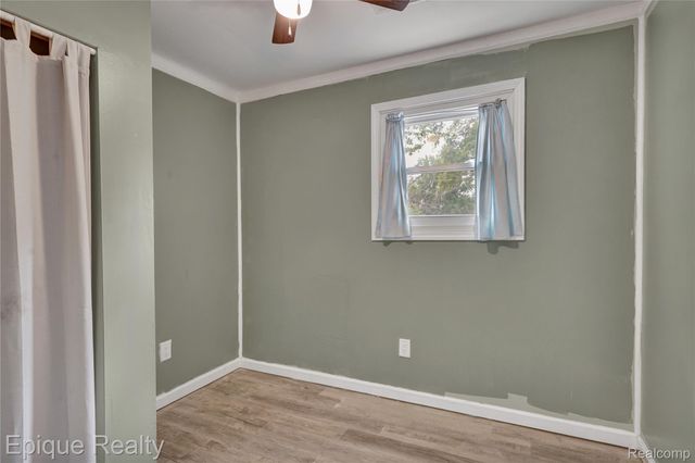 6201 Mercury Avenue, Burton, MI 48509