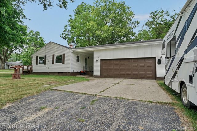 6201 Mercury Avenue, Burton, MI 48509
