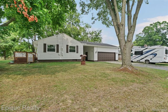 6201 Mercury Avenue, Burton, MI 48509