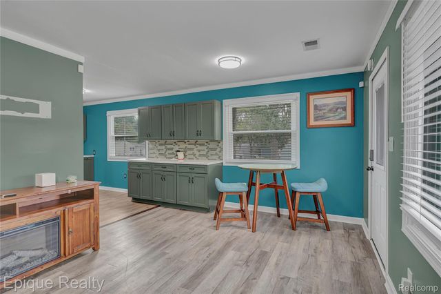 6201 Mercury Avenue, Burton, MI 48509