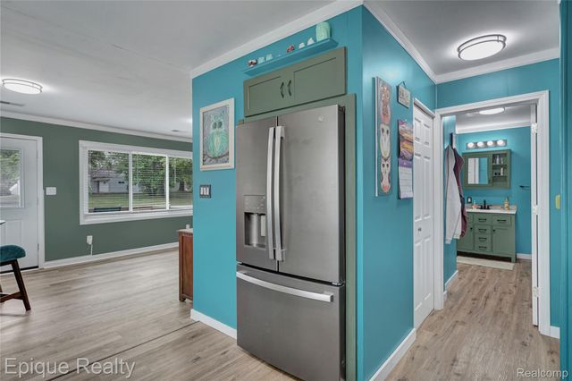 6201 Mercury Avenue, Burton, MI 48509