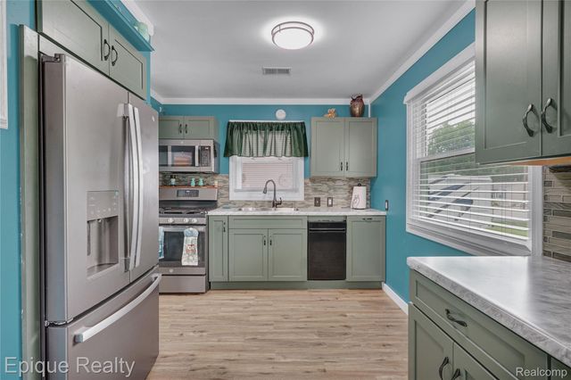 6201 Mercury Avenue, Burton, MI 48509