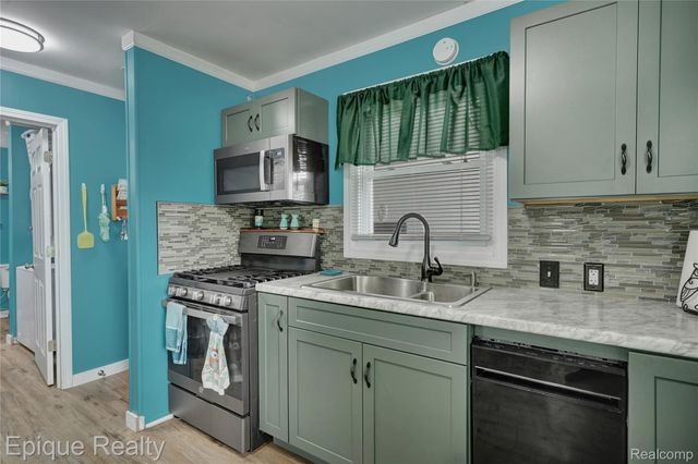 6201 Mercury Avenue, Burton, MI 48509