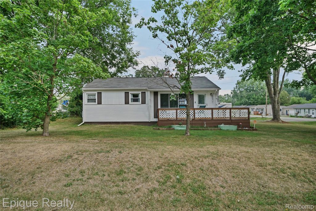 6201 Mercury Avenue, Burton, MI 48509