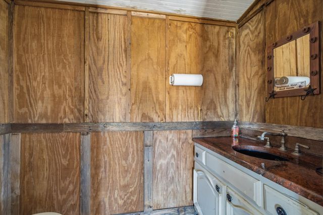 705 E Pine St Street, Edgewood, TX 75117