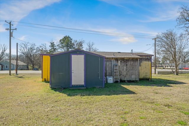 705 E Pine St Street, Edgewood, TX 75117