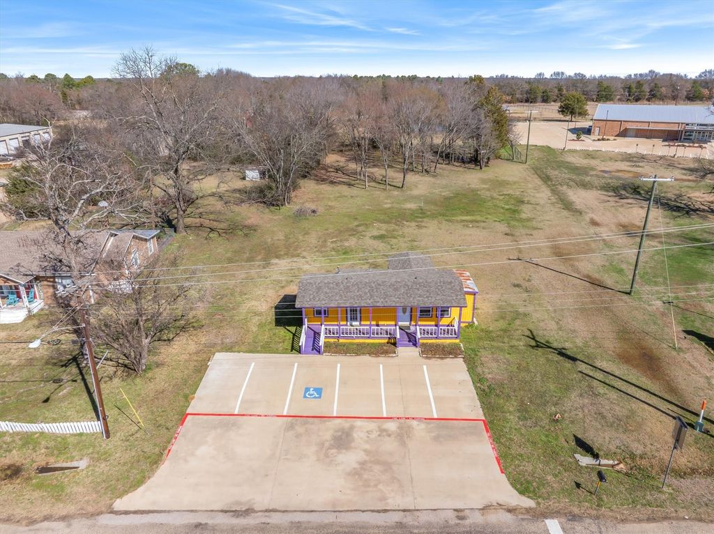 705 E Pine St Street, Edgewood, TX 75117