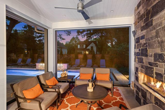 6908 Paiute Circle, Edina, MN 55439