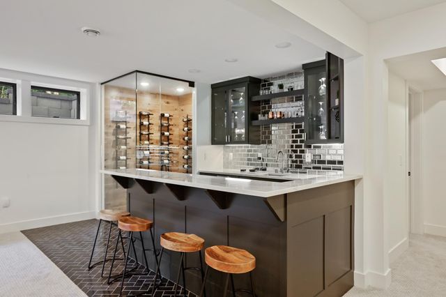 6908 Paiute Circle, Edina, MN 55439