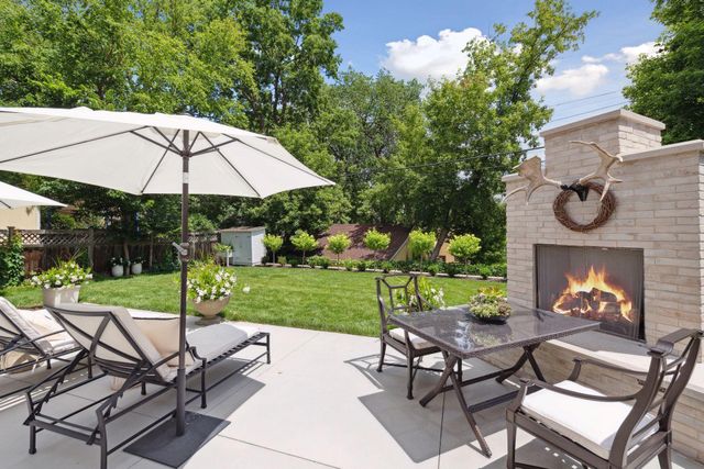 6908 Paiute Circle, Edina, MN 55439