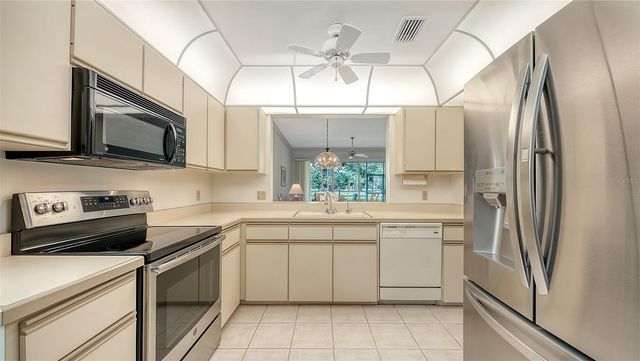 3374 W CHELMSFORD COURT 9, Sarasota, FL 34235