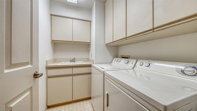 3374 W CHELMSFORD COURT 9, Sarasota, FL 34235