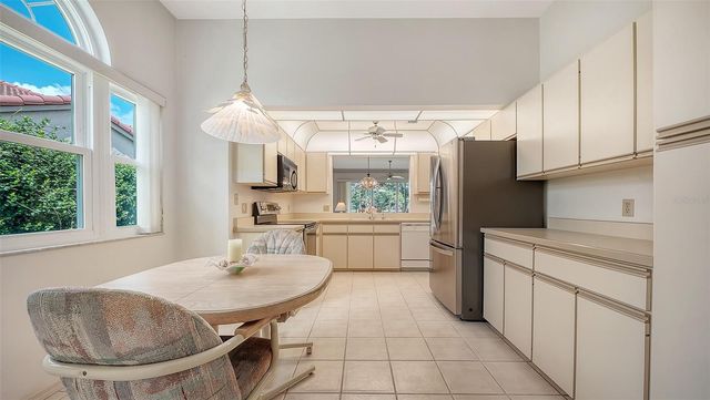 3374 W CHELMSFORD COURT 9, Sarasota, FL 34235