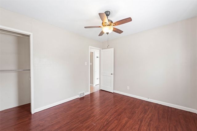 3100 E Ovid Avenue, Des Moines, IA 50317