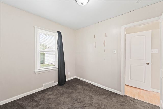3100 E Ovid Avenue, Des Moines, IA 50317