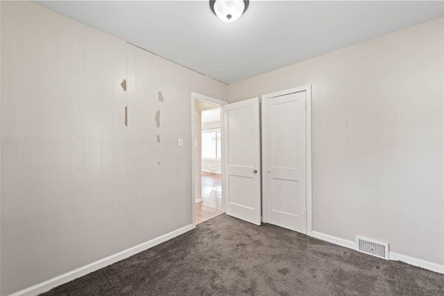 3100 E Ovid Avenue, Des Moines, IA 50317