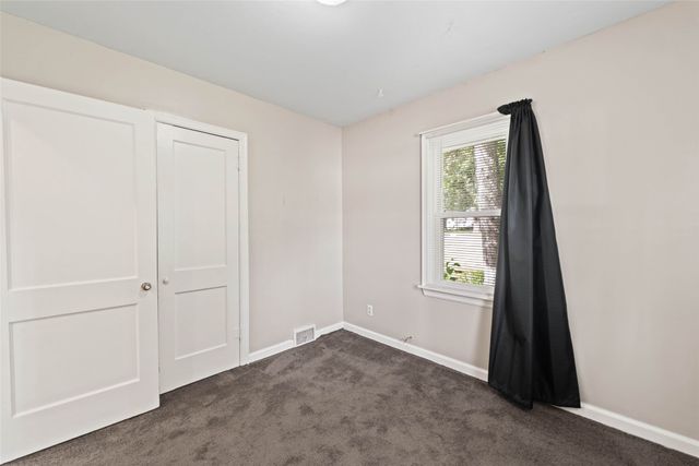 3100 E Ovid Avenue, Des Moines, IA 50317