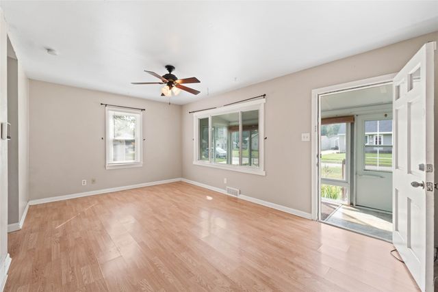 3100 E Ovid Avenue, Des Moines, IA 50317