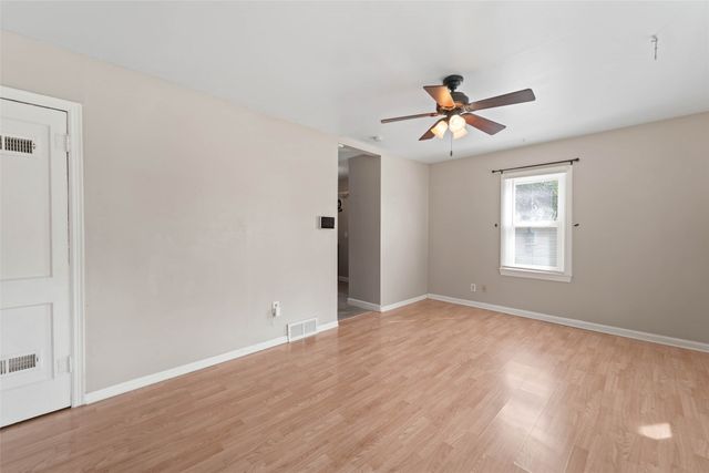 3100 E Ovid Avenue, Des Moines, IA 50317