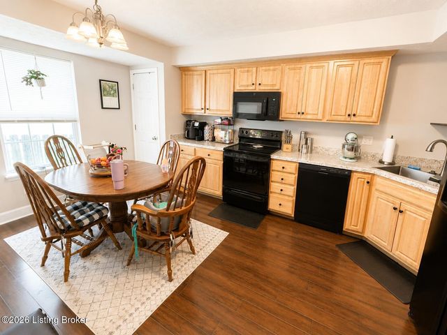 4820 Arroyo Trail, Louisville, KY 40229