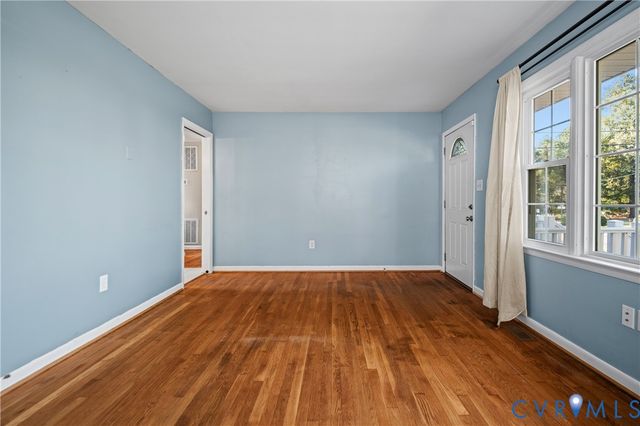 321 Yorktown Dr, Colonial Heights, VA 23834