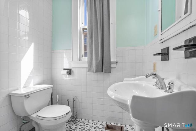 201 Center Street, West Haven, CT 06516