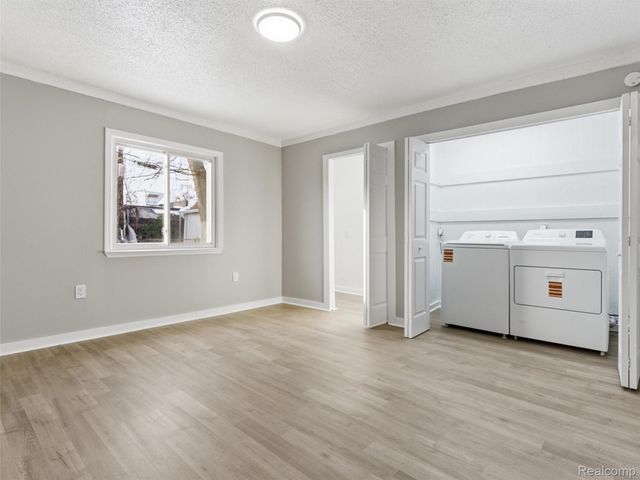 23449 Carlisle Avenue, Hazel Park, MI 48030