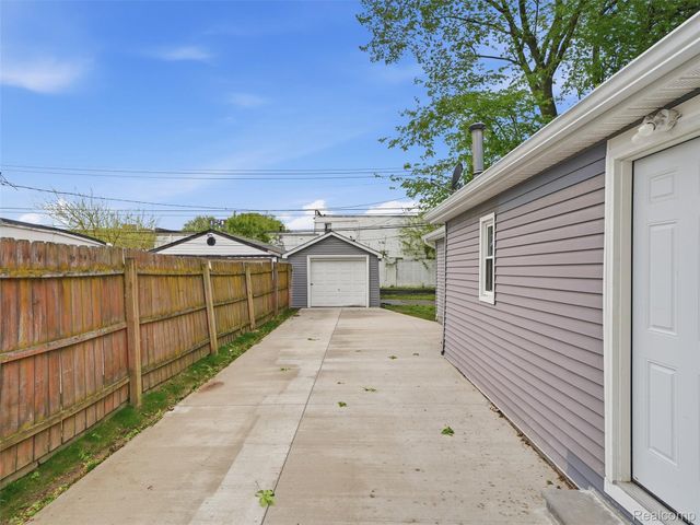 23449 Carlisle Avenue, Hazel Park, MI 48030