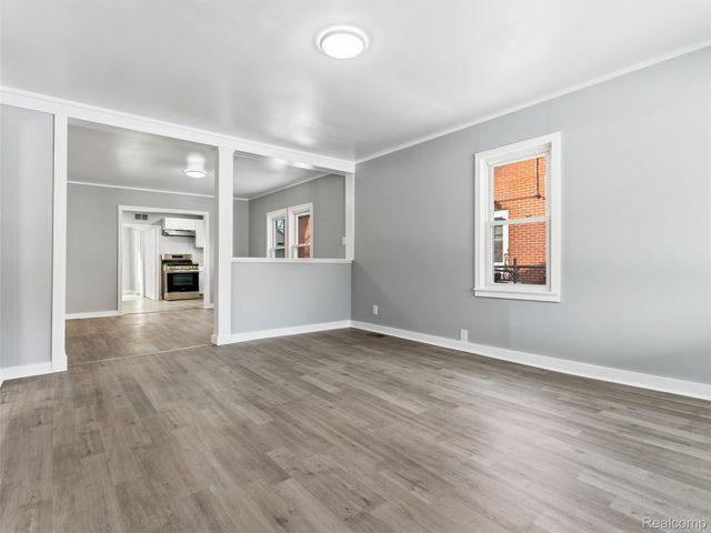23449 Carlisle Avenue, Hazel Park, MI 48030