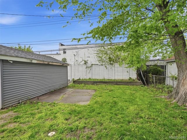 23449 Carlisle Avenue, Hazel Park, MI 48030