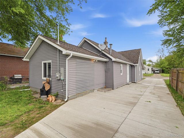 23449 Carlisle Avenue, Hazel Park, MI 48030