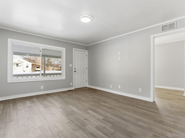 23449 Carlisle Avenue, Hazel Park, MI 48030