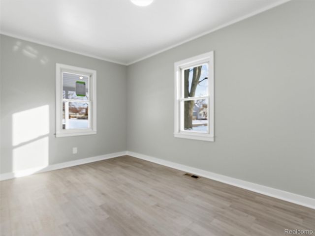 23449 Carlisle Avenue, Hazel Park, MI 48030