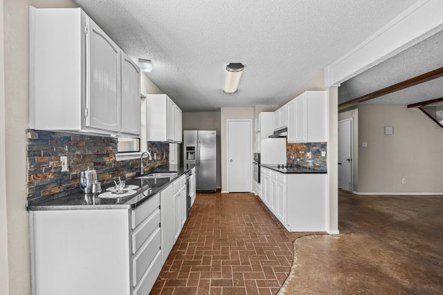 8633 Knoxville Drive, C27, Lubbock, TX 79423