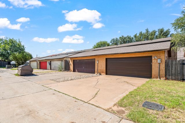 8633 Knoxville Drive, C27, Lubbock, TX 79423