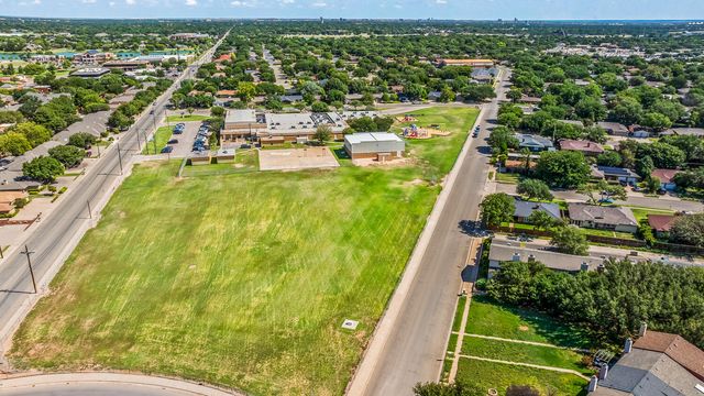 8633 Knoxville Drive, C27, Lubbock, TX 79423